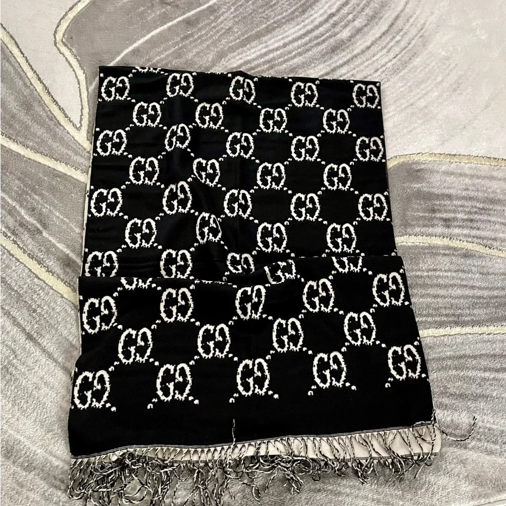 Beautiful Long Full GG Scarves - Picture 1 of 10